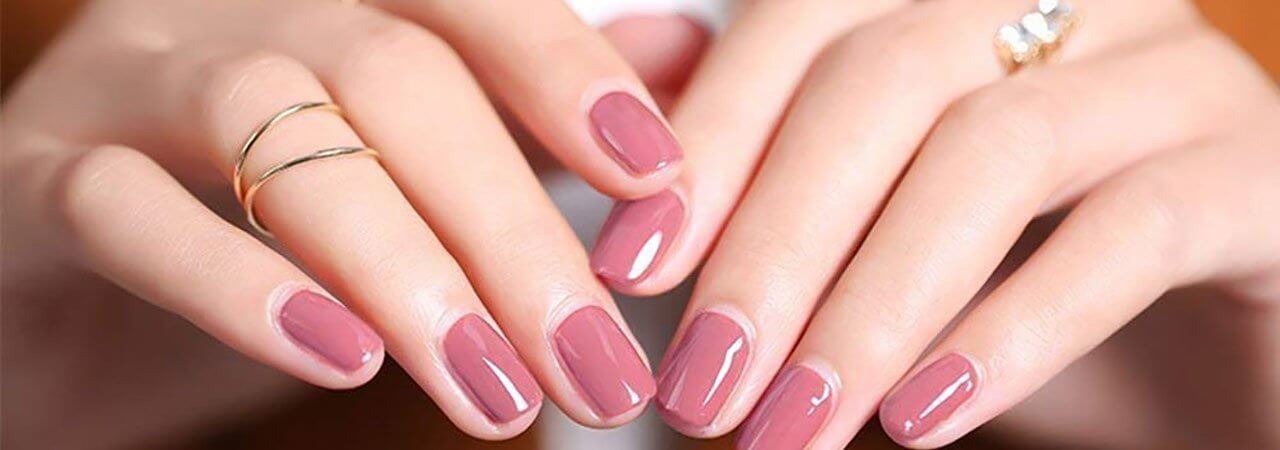 nail color application